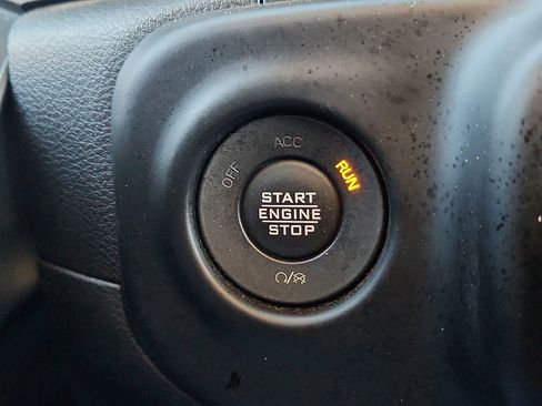 Used 2023 Jeep Gladiator Sport image 20