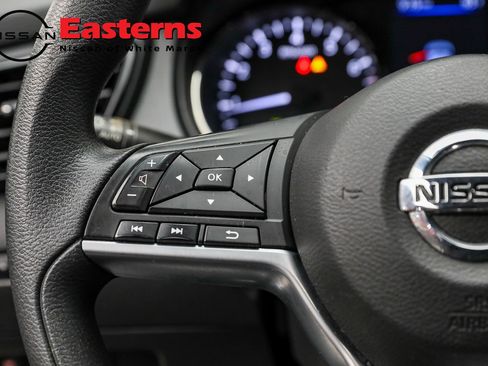 Used 2022 Nissan Rogue Sport S image 23