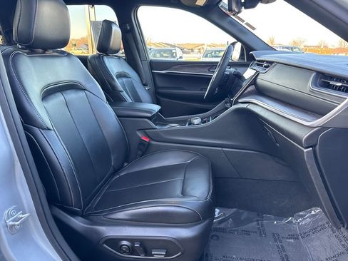 Used 2024 Jeep Grand Cherokee L Limited w/ Luxury Tech Group II image 39