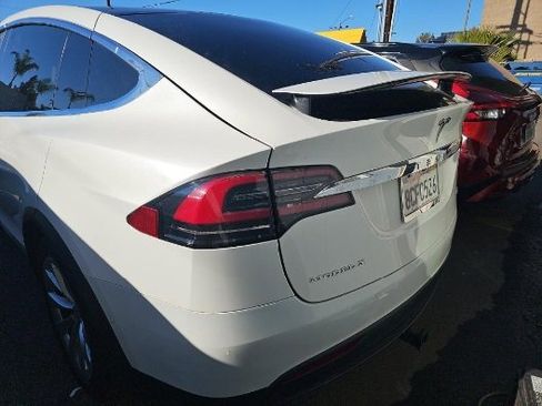 Used 2017 Tesla Model X 75D image 5