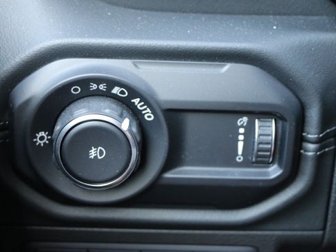 Used 2024 Jeep Wrangler High Altitude AWD/4WD image 18