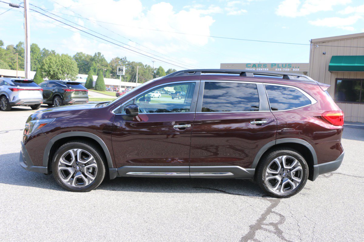Used 2024 Subaru Ascent Touring AWD/4WD image 2