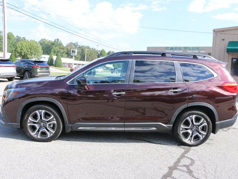 Used 2024 Subaru Ascent Touring AWD/4WD image 2