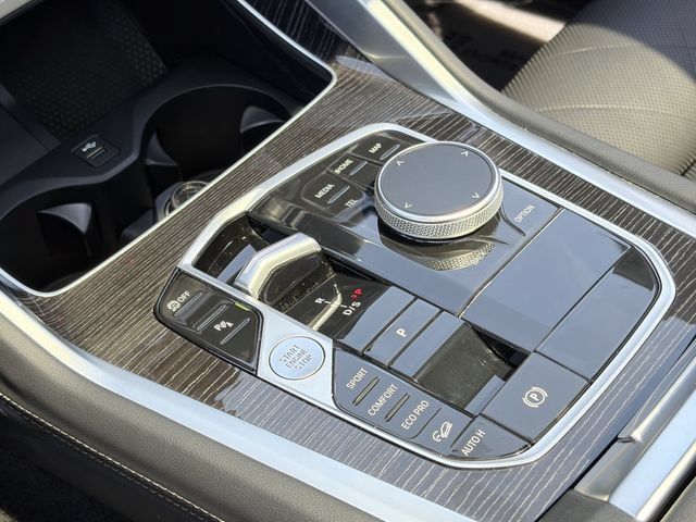 Used 2026 BMW X6 xDrive40i AWD/4WD image 31