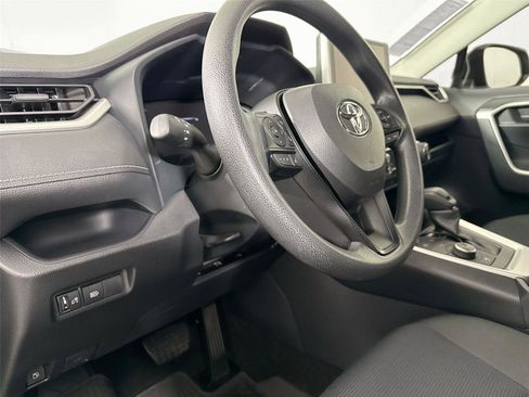 Certified 2025 Toyota RAV4 LE AWD/4WD image 4