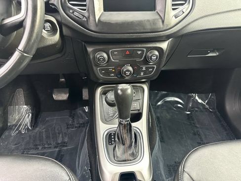 Used 2019 Jeep Compass Latitude w/ Popular Equipment Group AWD/4WD image 23