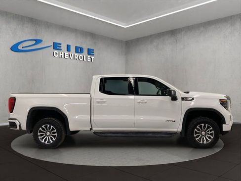 Used 2023 GMC Sierra 1500 AT4 w/ AT4 Premium Package AWD/4WD image 2