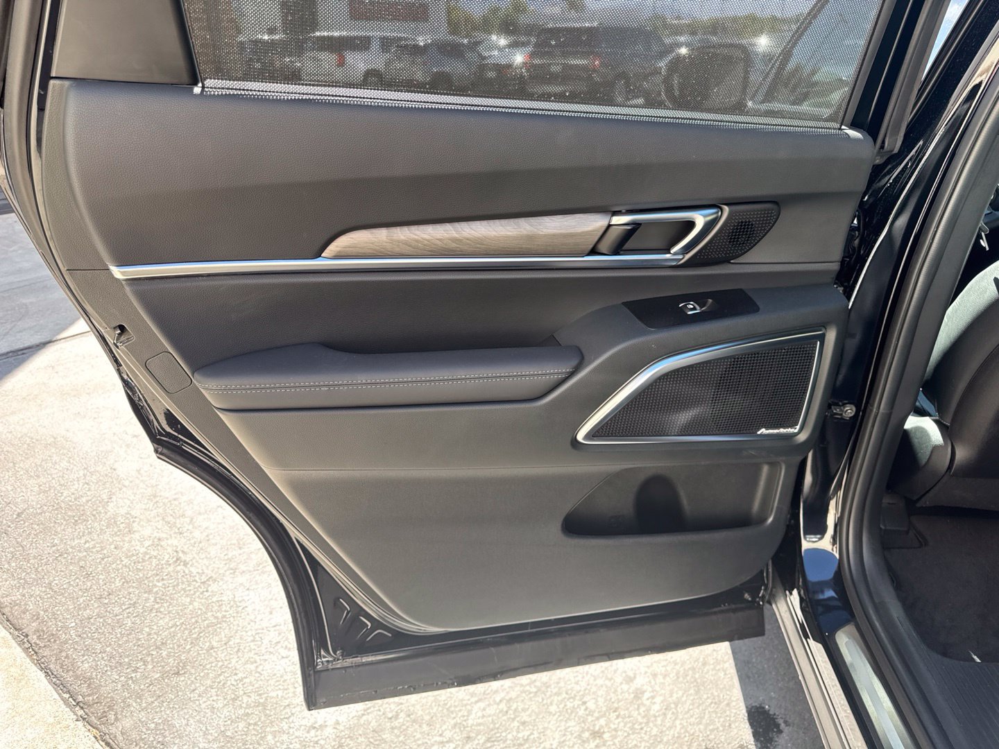 Used 2025 Kia Telluride SX X-Line AWD/4WD image 17