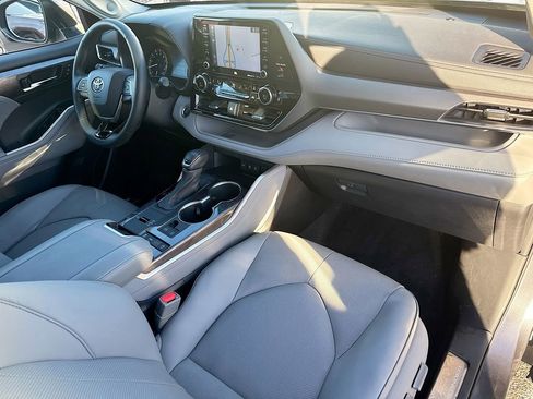 Used 2020 Toyota Highlander Limited image 39