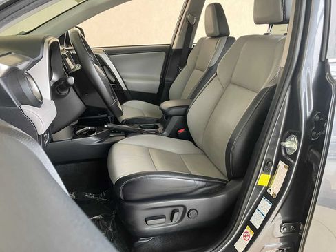 Used 2018 Toyota RAV4 Limited AWD/4WD image 10