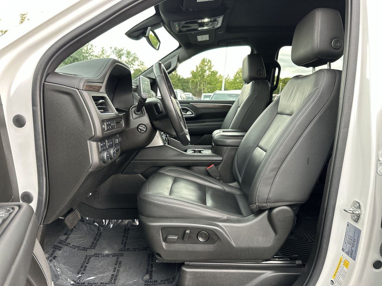Used 2021 Chevrolet Suburban Z71 w/ Luxury Package AWD/4WD image 14