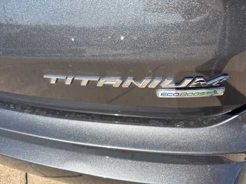 Used 2020 Ford Edge Titanium w/ Equipment Group 301A image 9