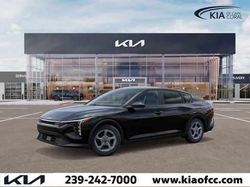 New 2025 Kia K4 LXS image 3