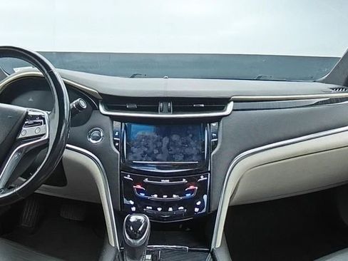 Used 2013 Cadillac XTS Platinum FWD image 18
