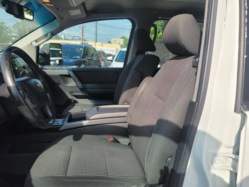 Used 2014 Nissan Titan 4x4 Crew Cab image 13