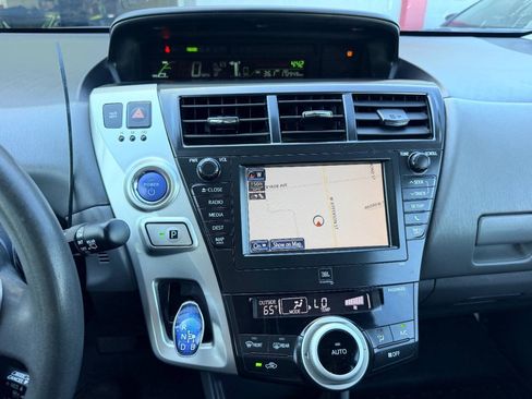 Used 2012 Toyota Prius V Five FWD image 40