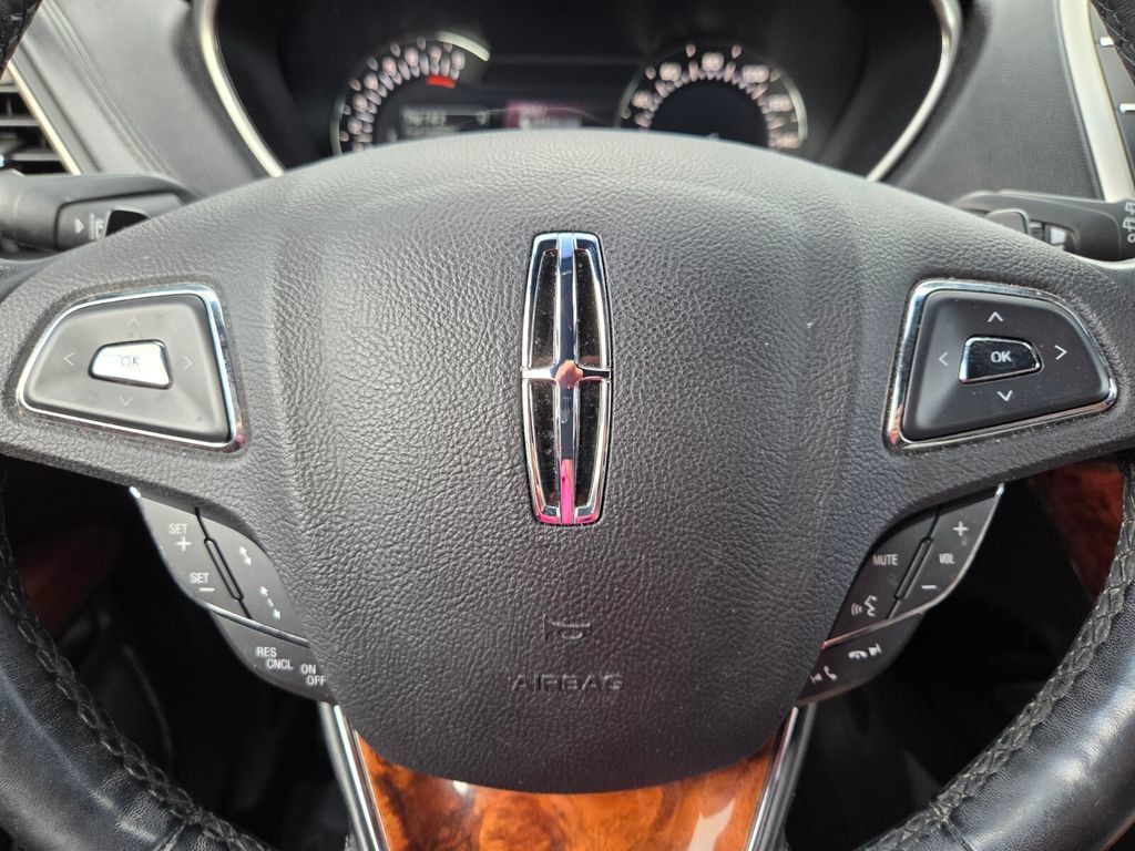 Used 2018 Lincoln MKX Reserve w/ Driver Assistance Package FWD image 31
