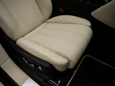 Used 2018 Bentley Bentayga AWD/4WD image 63
