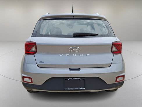 Certified 2025 Hyundai Venue SEL FWD image 9