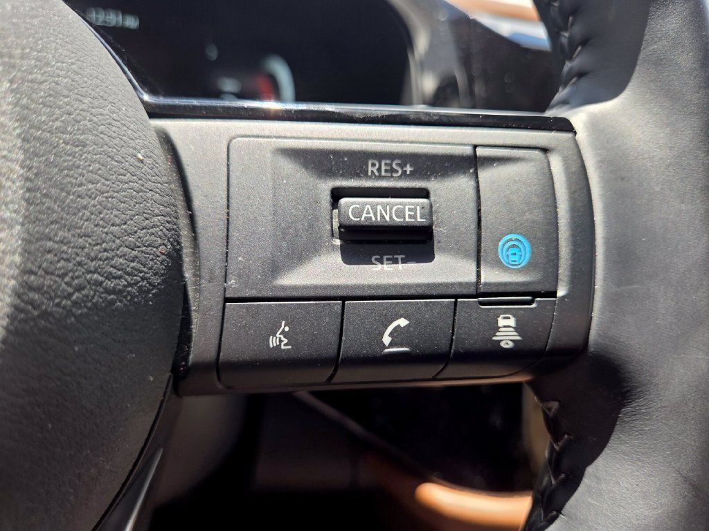 Used 2025 Nissan Pathfinder Platinum w/ Cargo Package FWD image 14