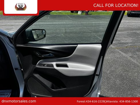 Used 2018 Chevrolet Equinox LS AWD/4WD image 41