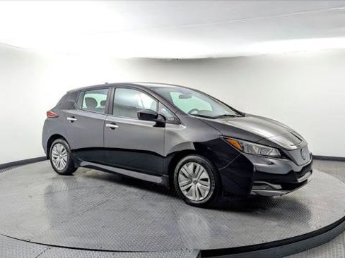 Used 2023 Nissan Leaf S image 9