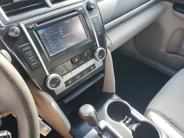 Used 2013 Toyota Camry LE FWD image 19