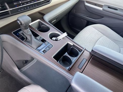 Used 2024 Toyota Sienna LE image 23