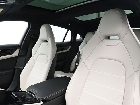 New 2025 Porsche Panamera image 5