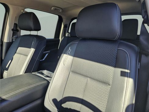 Used 2018 Nissan Titan PRO-4X image 15