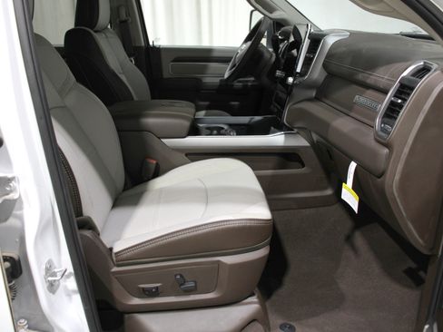 New 2025 RAM 2500 Laramie image 28