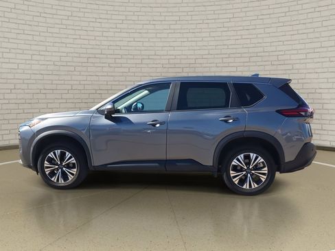 Used 2023 Nissan Rogue SV image 8