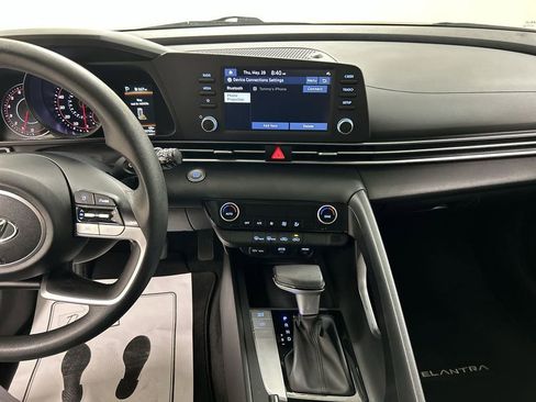 Used 2023 Hyundai Elantra SEL FWD image 18