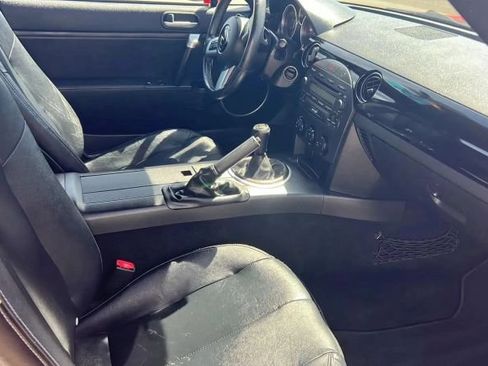 Used 2006 MAZDA MX-5 Miata Grand Touring RWD image 5