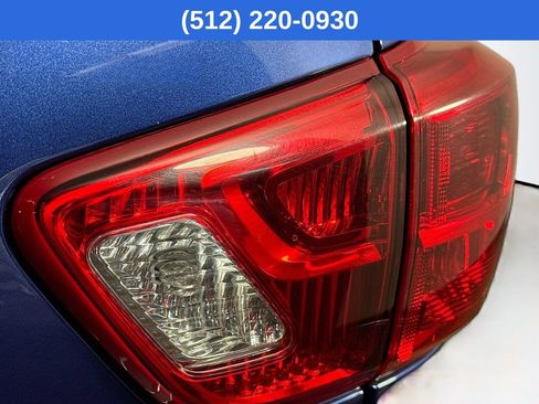 Used 2018 Nissan Pathfinder SV image 31