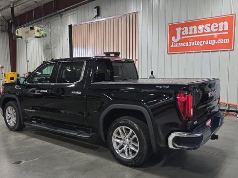 Used 2022 GMC Sierra 1500 SLT image 3
