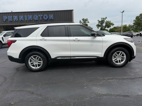Used 2025 Ford Explorer Active AWD/4WD image 20