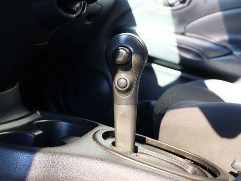 Used 2012 Nissan Versa SV image 47