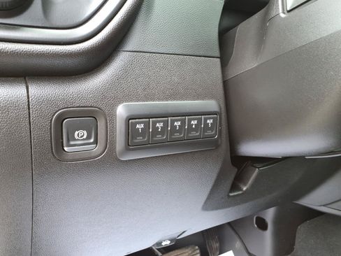 Used 2024 Chevrolet Silverado 2500 Custom w/ Custom Convenience Package AWD/4WD image 19