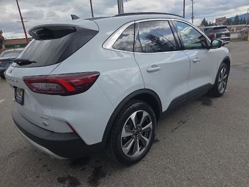 Certified 2025 Ford Escape Platinum AWD/4WD image 4