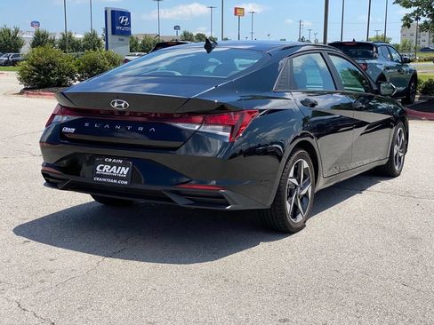 Used 2023 Hyundai Elantra SEL w/ Convenience Package FWD image 7