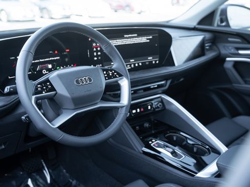 New 2025 Audi Q5 Prestige image 10