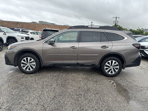 Used 2022 Subaru Outback Premium AWD/4WD image 6
