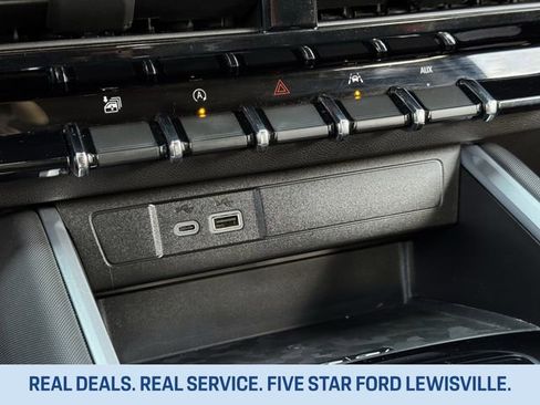 Used 2023 Chevrolet Colorado Z71 w/ Z71 Convenience Package 2 AWD/4WD image 18
