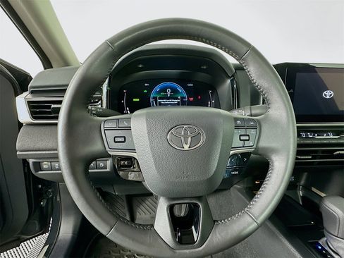 Certified 2025 Toyota Camry LE w/ Convenience Package image 11