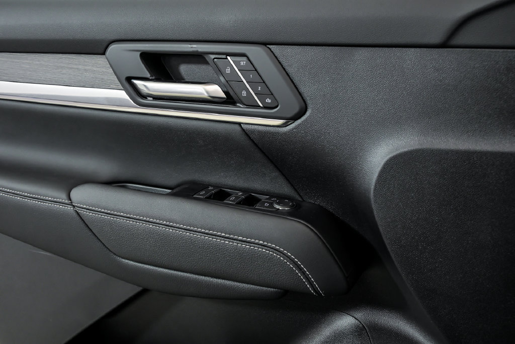 New 2027 GMC Terrain Denali w/ LPO, Floor Liner Package AWD/4WD image 5