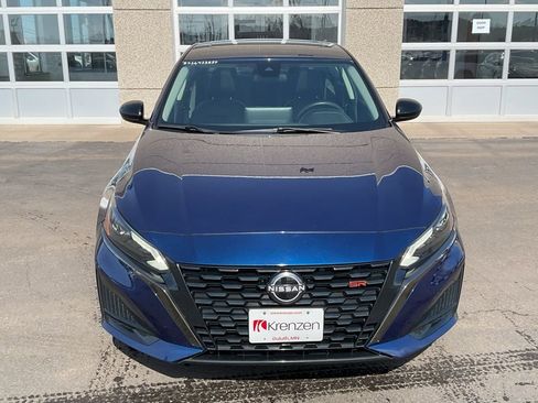 Used 2023 Nissan Altima 2.5 SR w/ SR Premium Package AWD/4WD image 2