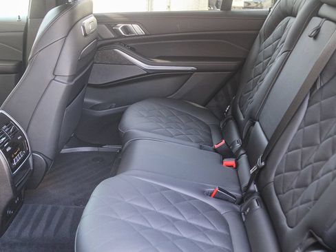 Used 2026 BMW X7 xDrive40i w/ M Sport Package AWD/4WD image 15