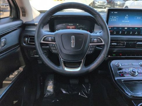 Used 2022 Lincoln Nautilus FWD w/ Premium Package image 16