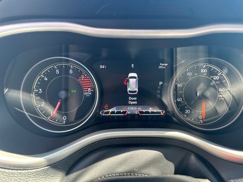 Used 2016 Jeep Cherokee Trailhawk w/ Leather Interior Group AWD/4WD image 12